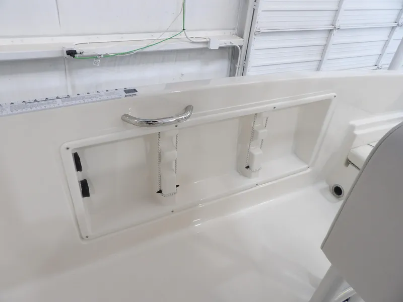 Slide: The Image of Bayliner Trophy 18 2022 - 13