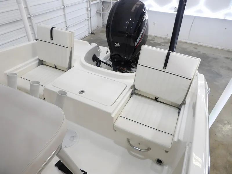 Slide: The Image of Bayliner Trophy 18 2022 - 14