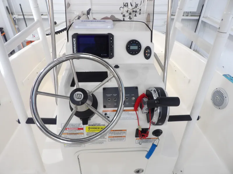 Slide: The Image of Bayliner Trophy 18 2022 - 18