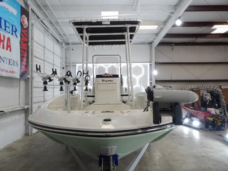 Slide: The Image of Bayliner Trophy 18 2022 - 5