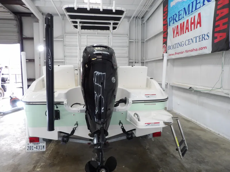 Slide: The Image of Bayliner Trophy 18 2022 - 7