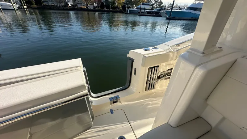 Slide: The Image of Scout 330 LXF 2026 - 14