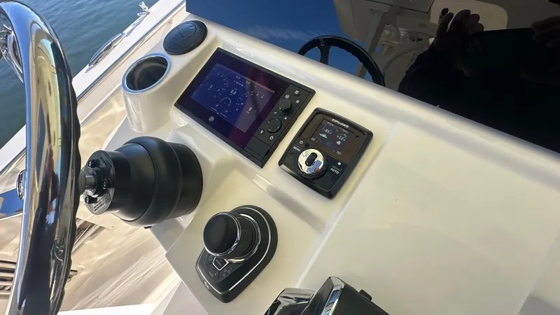 Slide: The Image of Scout 330 LXF 2026 - 30