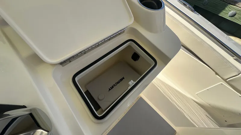 Slide: The Image of Scout 330 LXF 2026 - 31