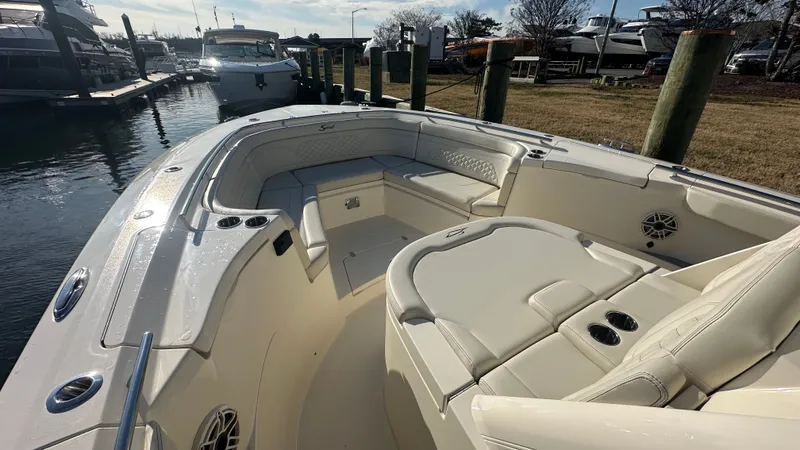 Slide: The Image of Scout 330 LXF 2026 - 38
