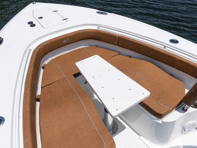 Slide: The Image of Sea Hunt Ultra 305 SE 2026 - 13