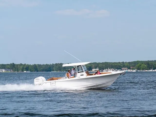 Slide: The Image of Sea Hunt Ultra 305 SE 2026 - 9