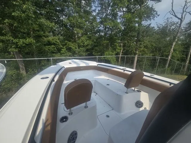 Slide: The Image of Sea Hunt Ultra 275 SE 2026 - 10