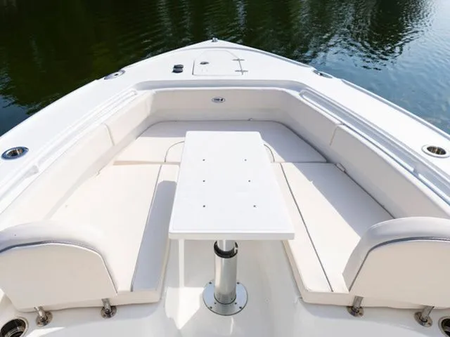 Slide: The Image of Sea Hunt Ultra 275 SE 2026 - 17