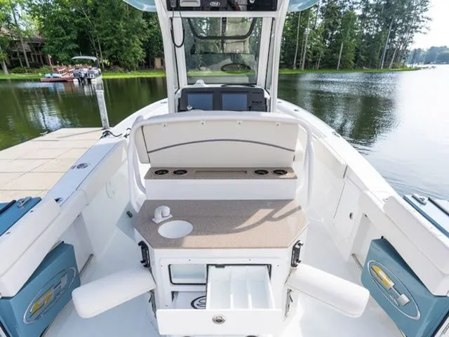 Slide: The Image of Sea Hunt Ultra 275 SE 2026 - 18