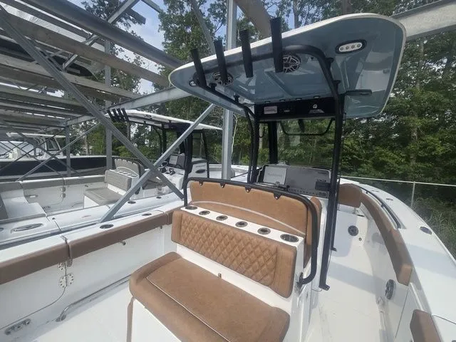 Slide: The Image of Sea Hunt Ultra 275 SE 2026 - 5