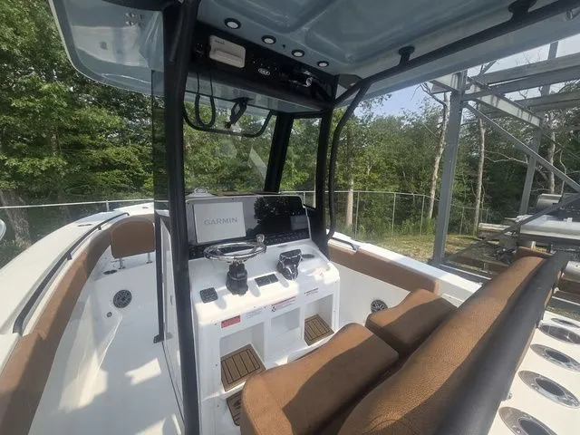 Slide: The Image of Sea Hunt Ultra 275 SE 2026 - 8