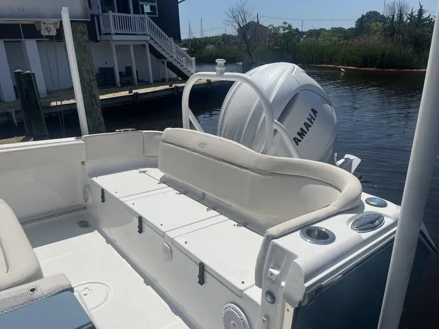 Slide: The Image of Sea Hunt Ultra 255 SE 2023 - 4