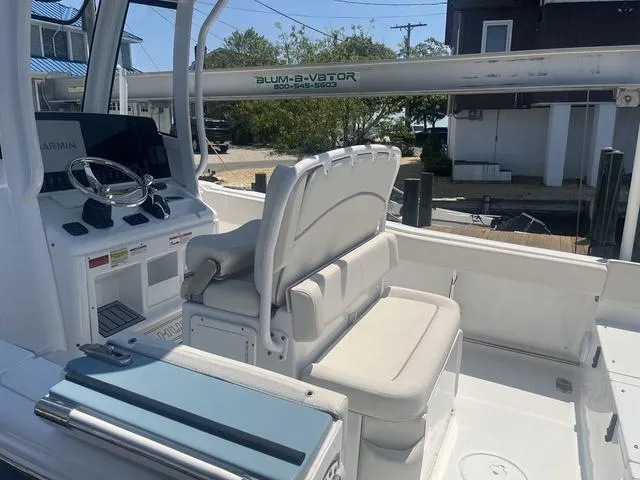 Slide: The Image of Sea Hunt Ultra 255 SE 2023 - 6