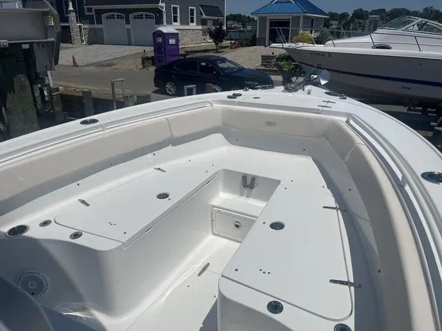 Slide: The Image of Sea Hunt Ultra 255 SE 2023 - 8