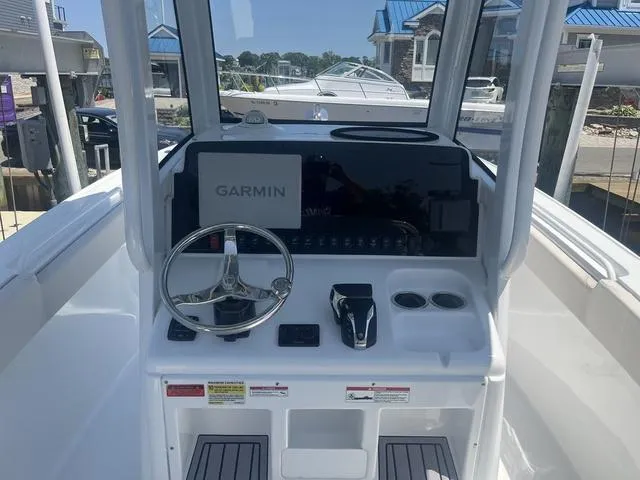 Slide: The Image of Sea Hunt Ultra 255 SE 2023 - 9