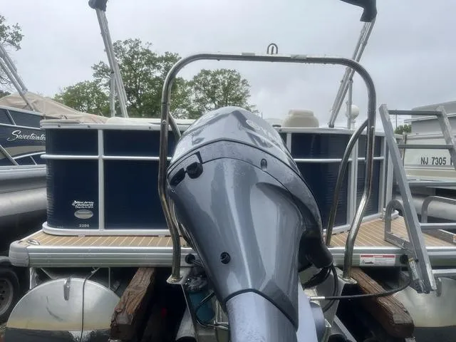 Slide: The Image of Sweetwater SW 2286 DL 2017 - 2