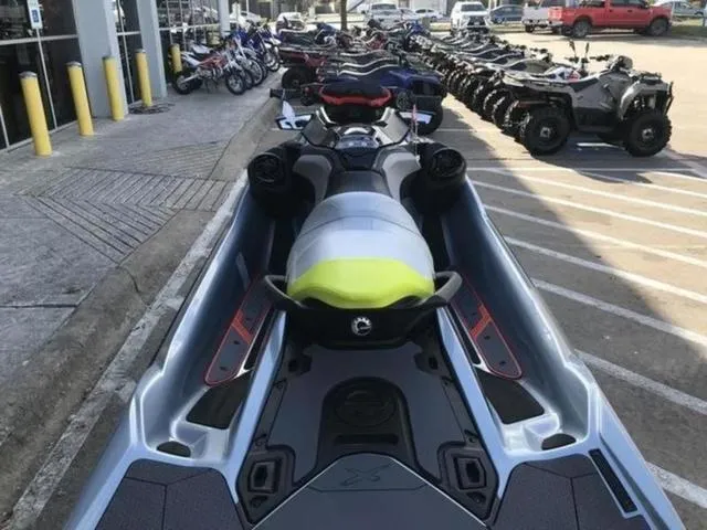 Slide: The Image of Sea-Doo RXT-X 2025 - 10