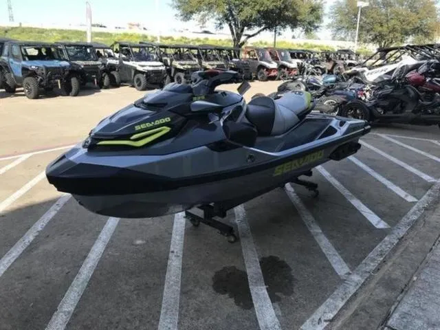 Slide: The Image of Sea-Doo RXT-X 2025 - 4