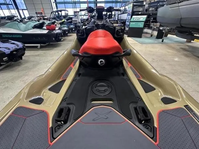 Slide: The Image of Sea-Doo RXT-X 2025 - 12