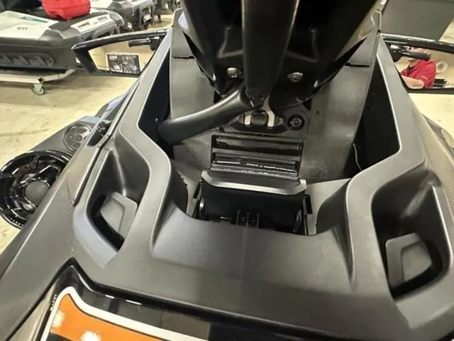 Slide: The Image of Sea-Doo RXT-X 2025 - 16