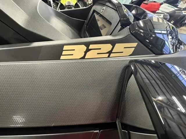 Slide: The Image of Sea-Doo RXT-X 2025 - 18