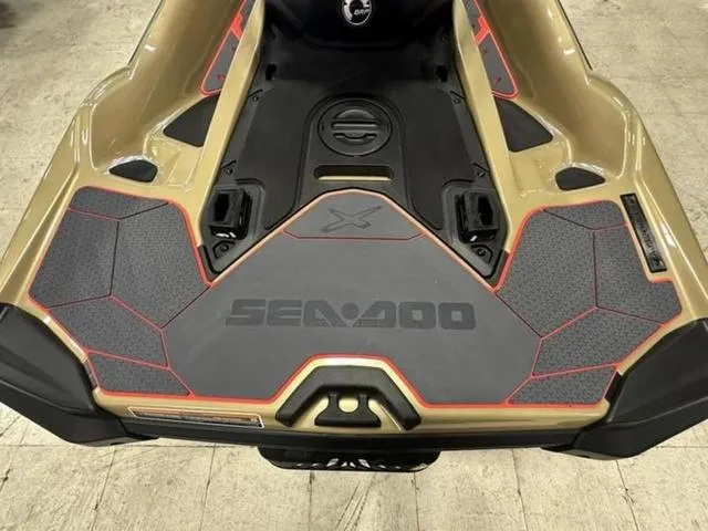 Slide: The Image of Sea-Doo RXT-X 2025 - 20