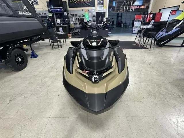 Slide: The Image of Sea-Doo RXT-X 2025 - 3