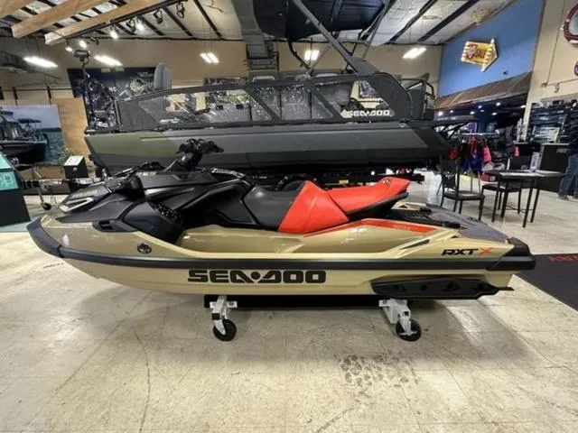 Slide: The Image of Sea-Doo RXT-X 2025 - 5