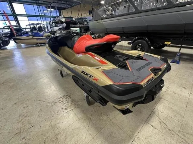 Slide: The Image of Sea-Doo RXT-X 2025 - 6