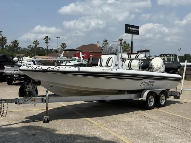 Slide: The Image of Champion 24 Bay 2008 - 1