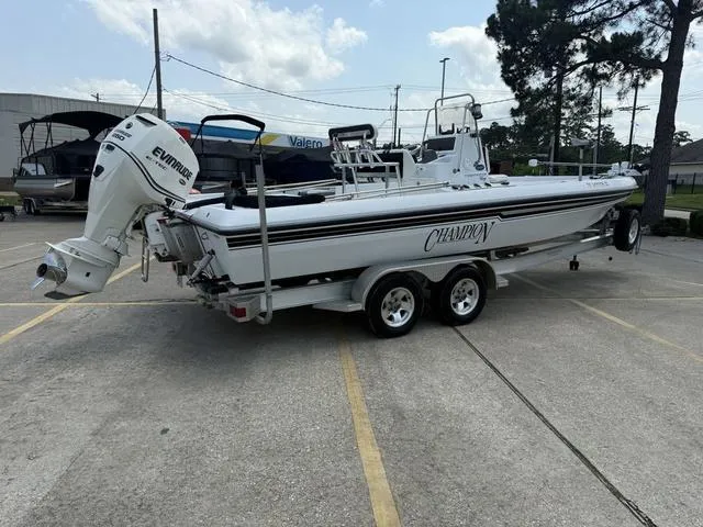 Slide: The Image of Champion 24 Bay 2008 - 3