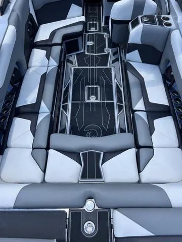 Slide: The Image of Centurion Ri245 2023 - 15