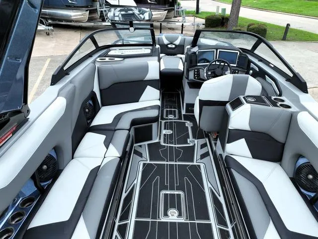 Slide: The Image of Centurion Ri245 2023 - 9