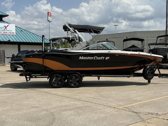 The Image of MasterCraft XT23 2017 - 1
