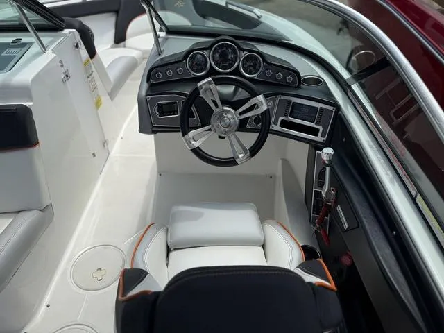 Slide: The Image of MasterCraft XT23 2017 - 11