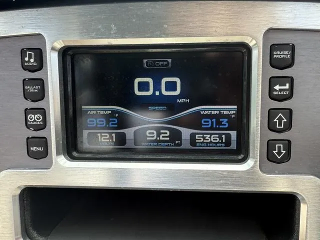 Slide: The Image of MasterCraft XT23 2017 - 13