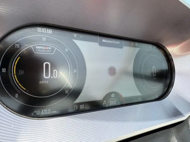 Slide: The Image of MasterCraft XT22 2021 - 25