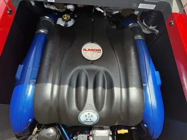 Slide: The Image of MasterCraft XT22 2021 - 26