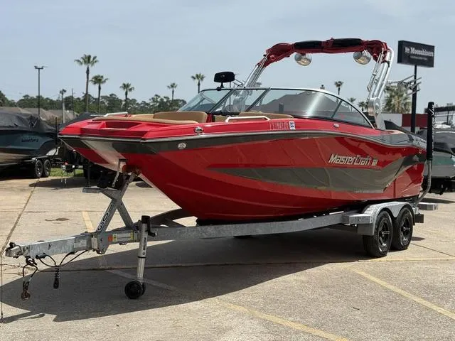 Slide: The Image of MasterCraft XT22 2021 - 4