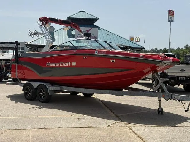 Slide: The Image of MasterCraft XT22 2021 - 6
