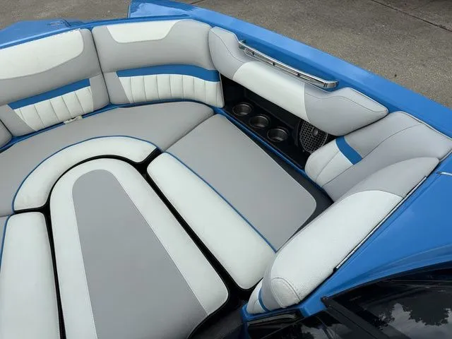 Slide: The Image of Malibu Wakesetter 24 MXZ 2014 - 14