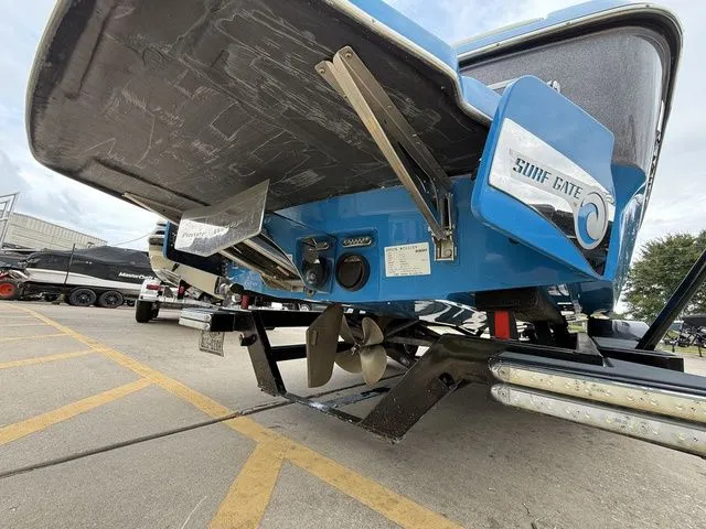 Slide: The Image of Malibu Wakesetter 24 MXZ 2014 - 18