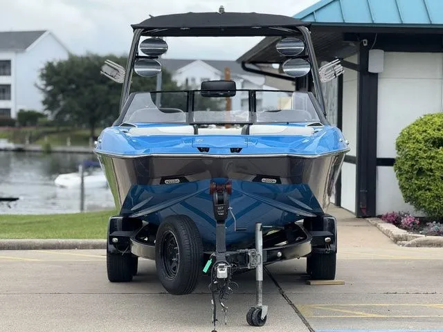 Slide: The Image of Malibu Wakesetter 24 MXZ 2014 - 5