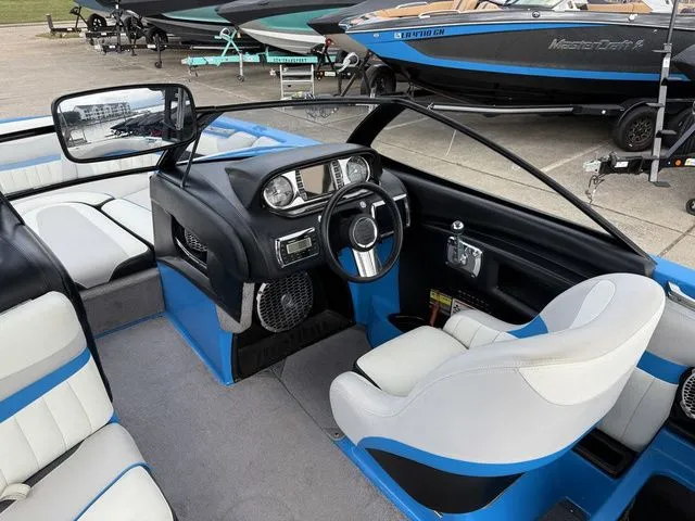 Slide: The Image of Malibu Wakesetter 24 MXZ 2014 - 7