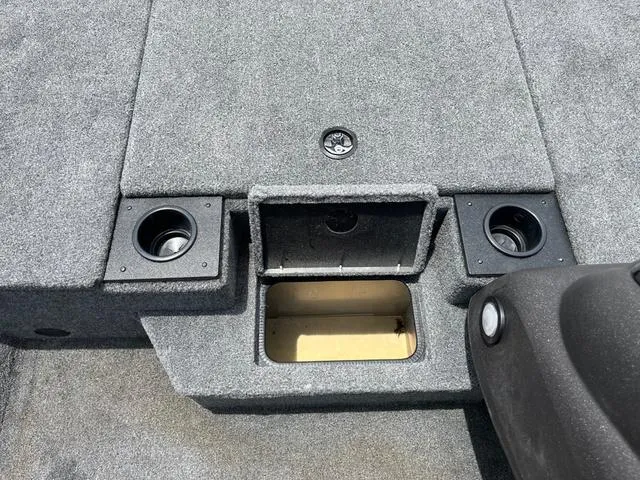 Slide: The Image of Tracker Pro 190TE 2024 - 15