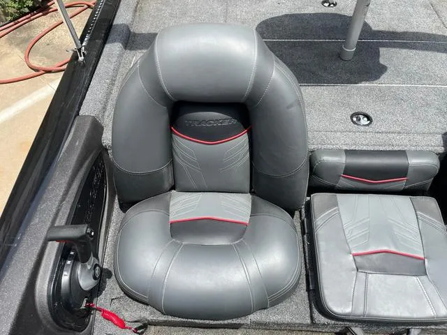 Slide: The Image of Tracker Pro 190TE 2024 - 19