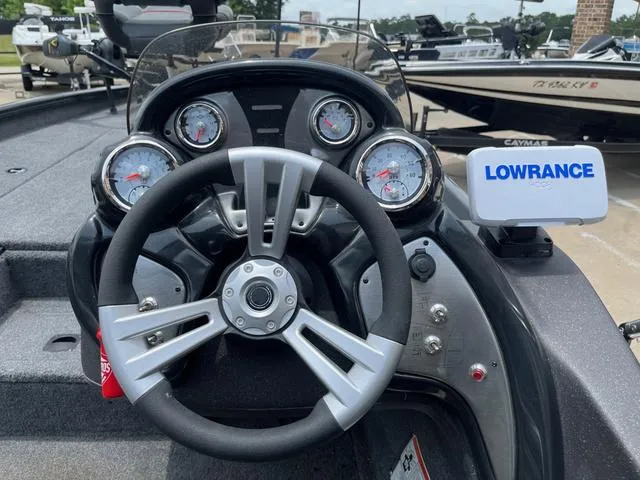 Slide: The Image of Tracker Pro 190TE 2024 - 22