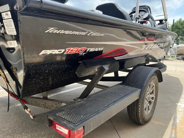 Slide: The Image of Tracker Pro 190TE 2024 - 4