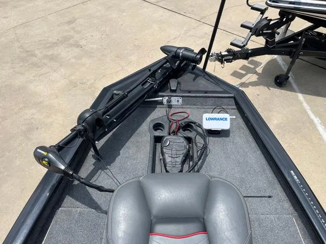 Slide: The Image of Tracker Pro 190TE 2024 - 9